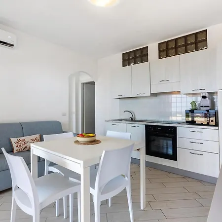 Deluxe Con Piscina Apartmán *
