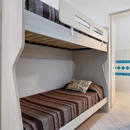 Deluxe Con Piscina Apartmán Isola Rossa (Sassari)