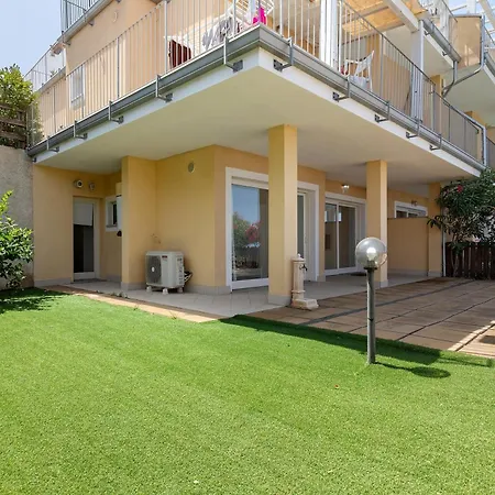 Daire Deluxe Con Piscina Isola Rossa (Sassari)
