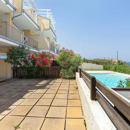Deluxe Con Piscina Apartmán Isola Rossa (Sassari)